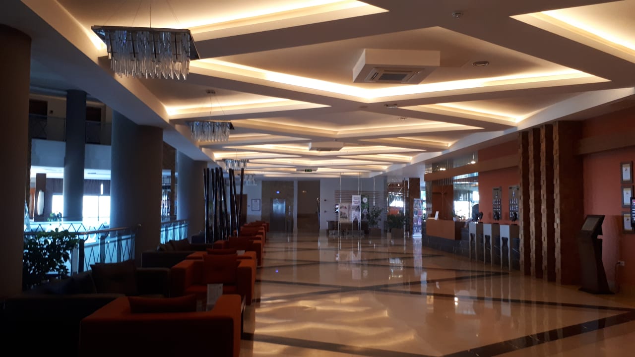 Lobby Commodore Elite Suites & Spa - Adults only
