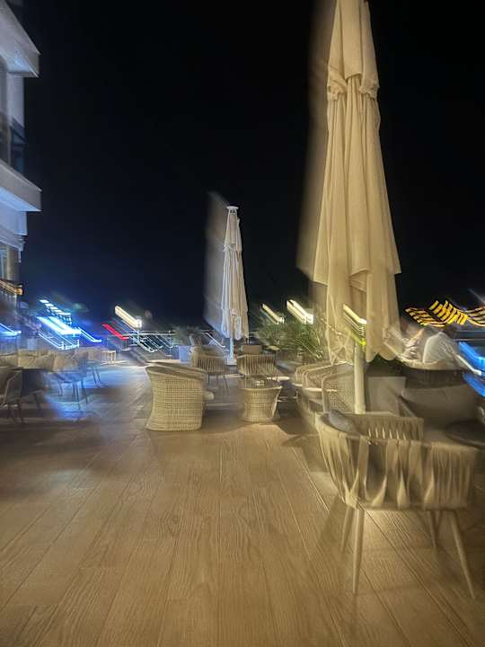 Lobby Azura Deluxe Resort & Spa Hotel