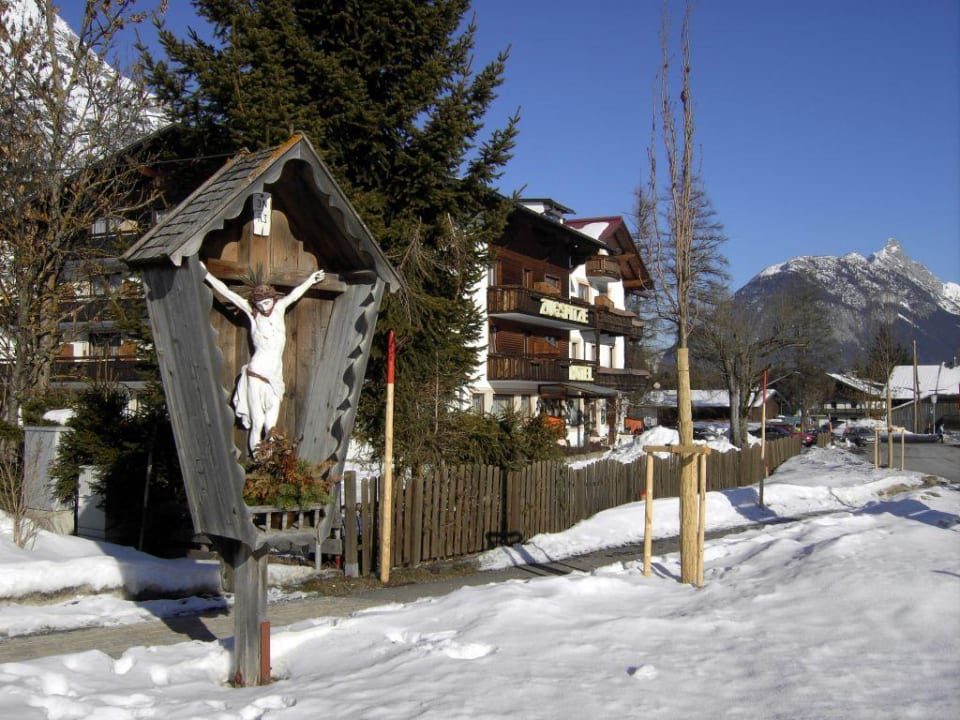 Hotel im Winter Hotel Zugspitze