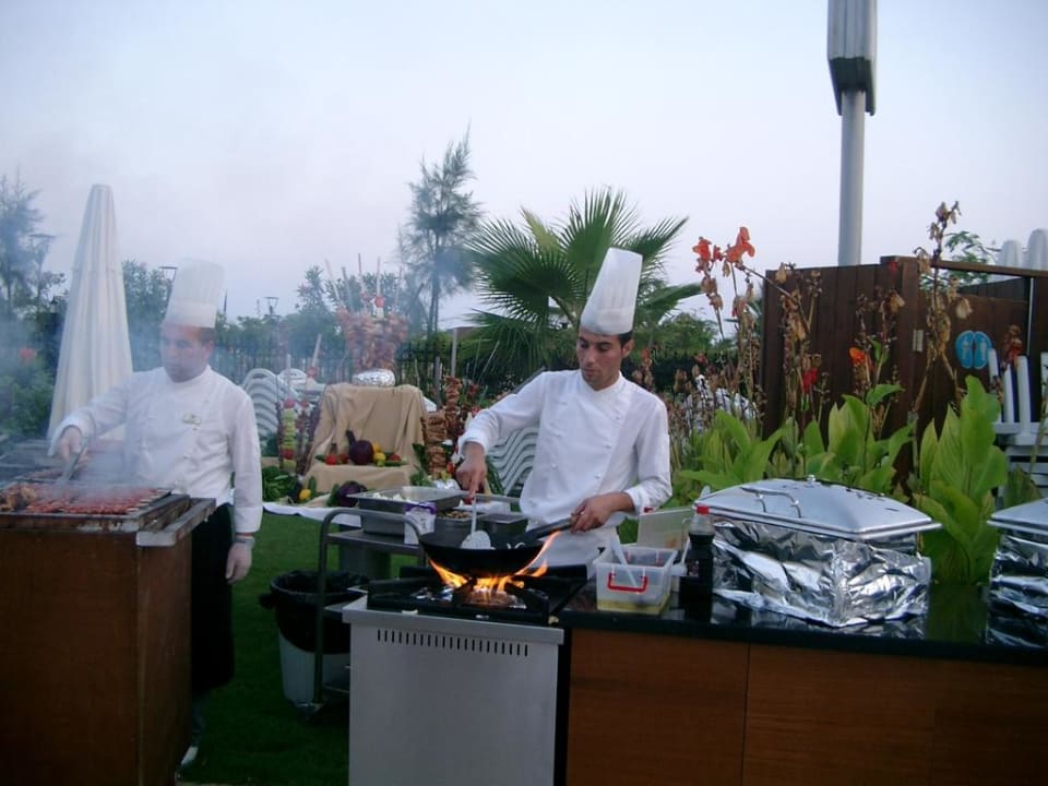 Galla večer Sunis Evren Beach Resort Hotel & Spa