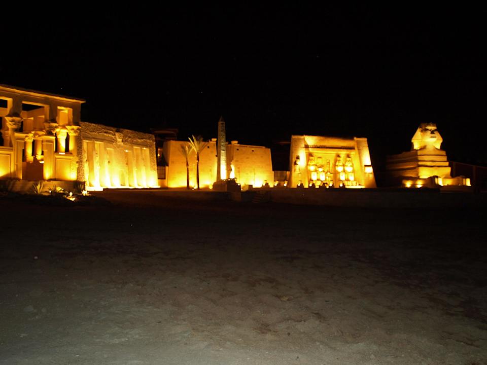 Amfiteatr wieczorem Pickalbatros Alf Leila Wa Leila Resort - Neverland Hurghada