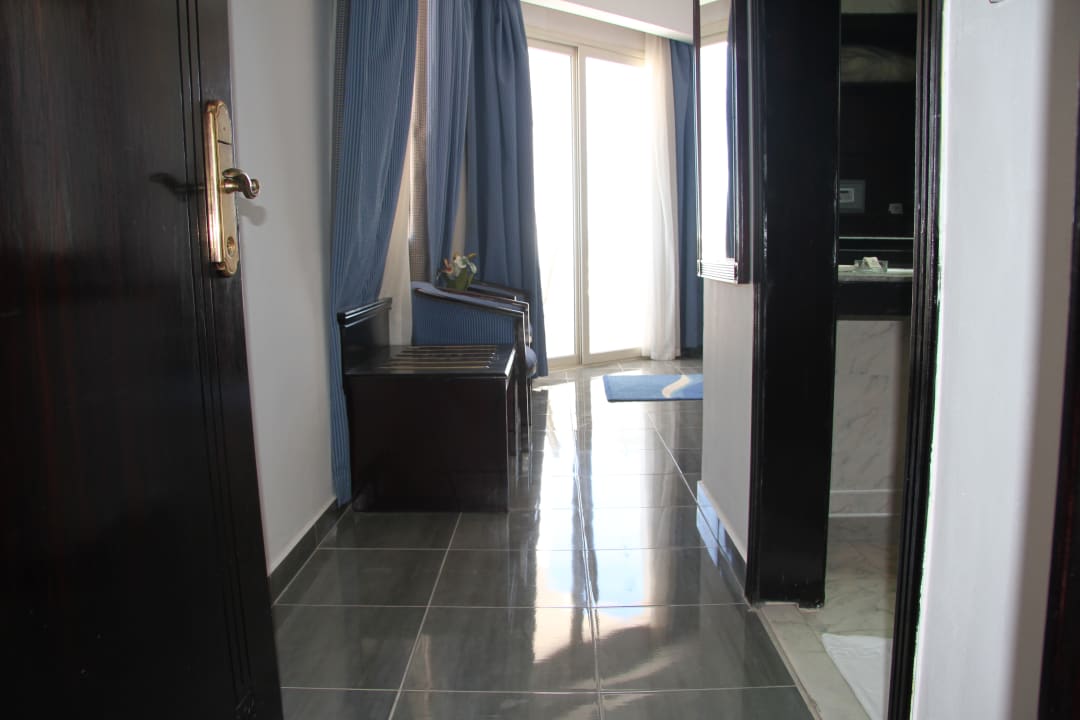 Zimmer White Valley Palace