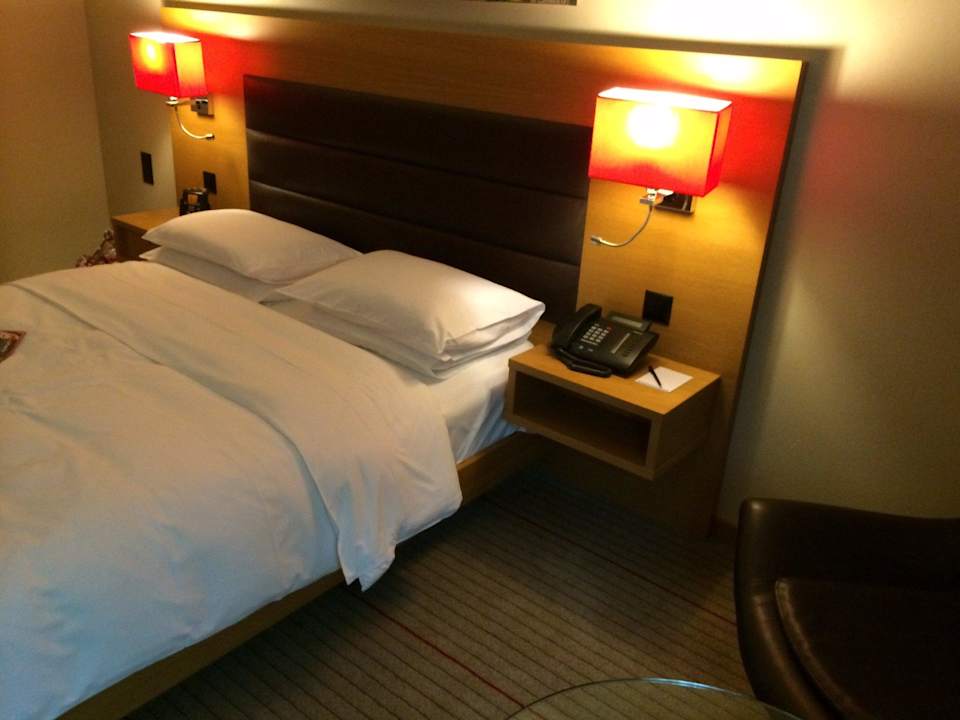 Einrichtung im Standardzimmer Hilton Zurich Airport