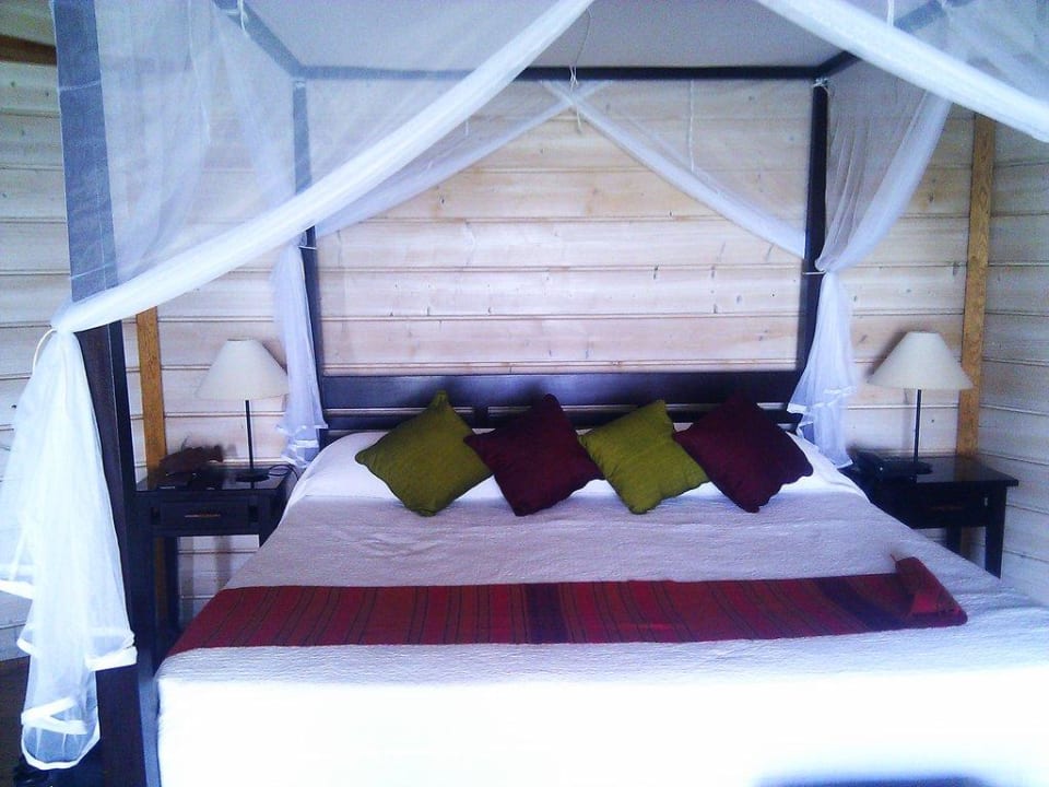 Bett Water-Villa Kuredu Island Resort & Spa