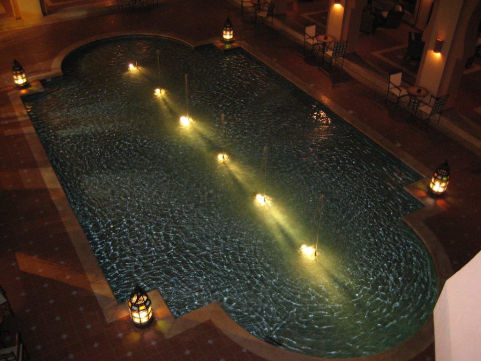 Eingangsbereich bei Nacht Steigenberger Coraya Beach - Adults only