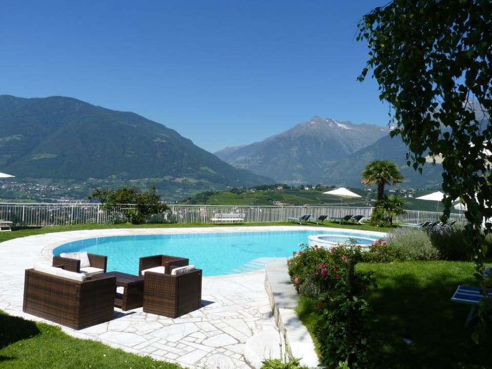 Pool Schenna Resort Hotel Schwefelbad