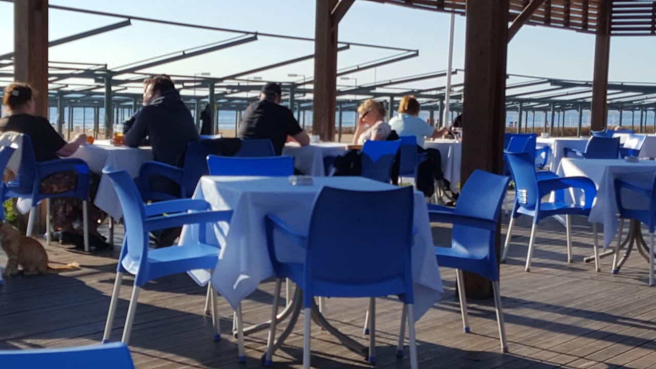 Dezembersonne an Strandbar Adalya Ocean Deluxe