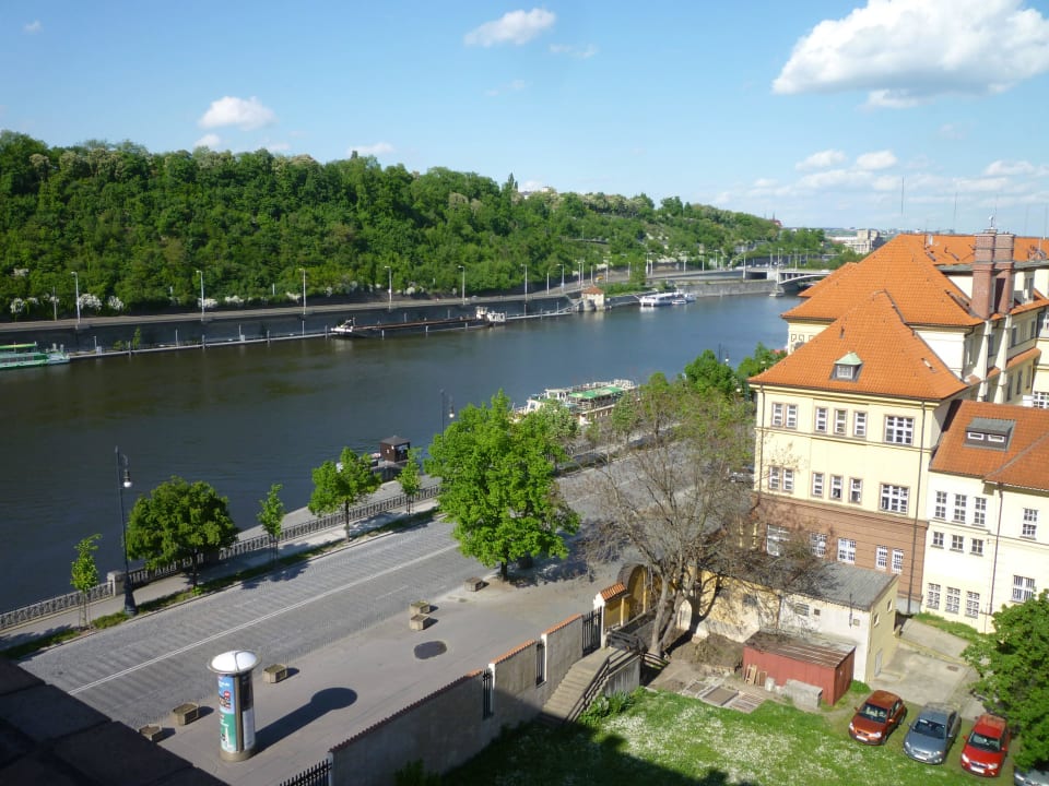 Moldau - vom Balkon mit Morgensonne The President