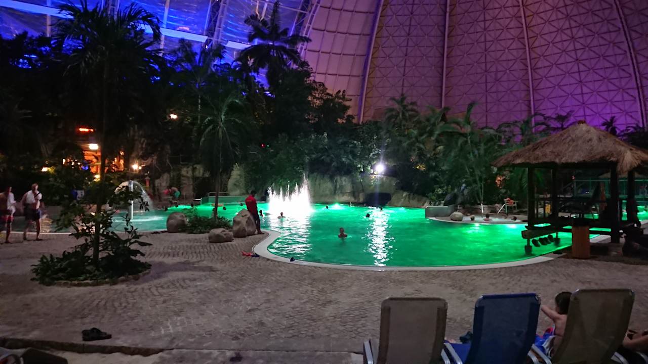 Pool Tropical Islands Resort