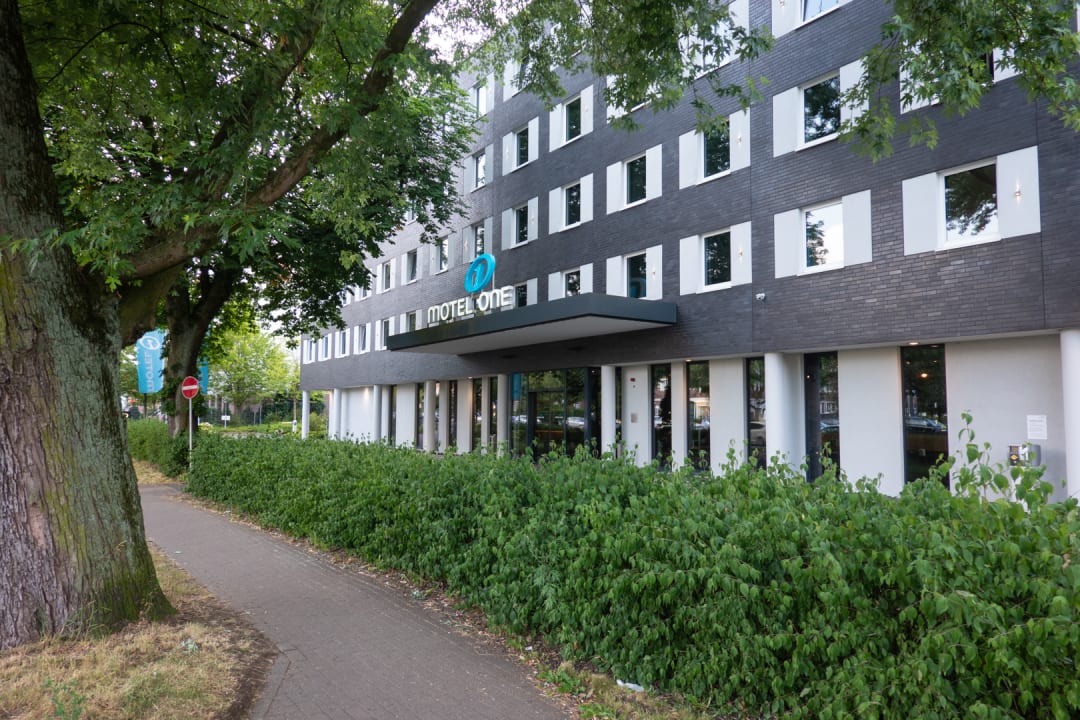 Außenansicht Motel One Hamburg Airport