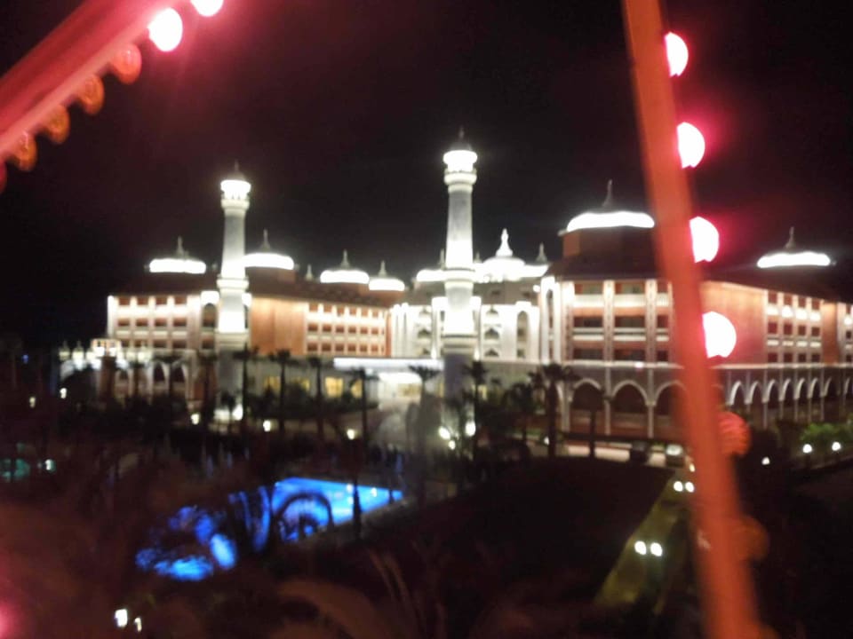 Vom Riesebrad des Luna Park Royal Taj Mahal Hotel