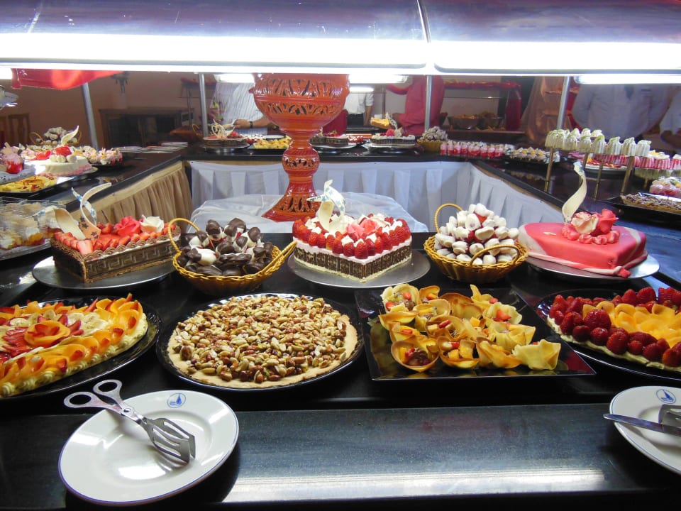 Desserts de la St. Valentin Hotel El Mouradi Djerba Menzel