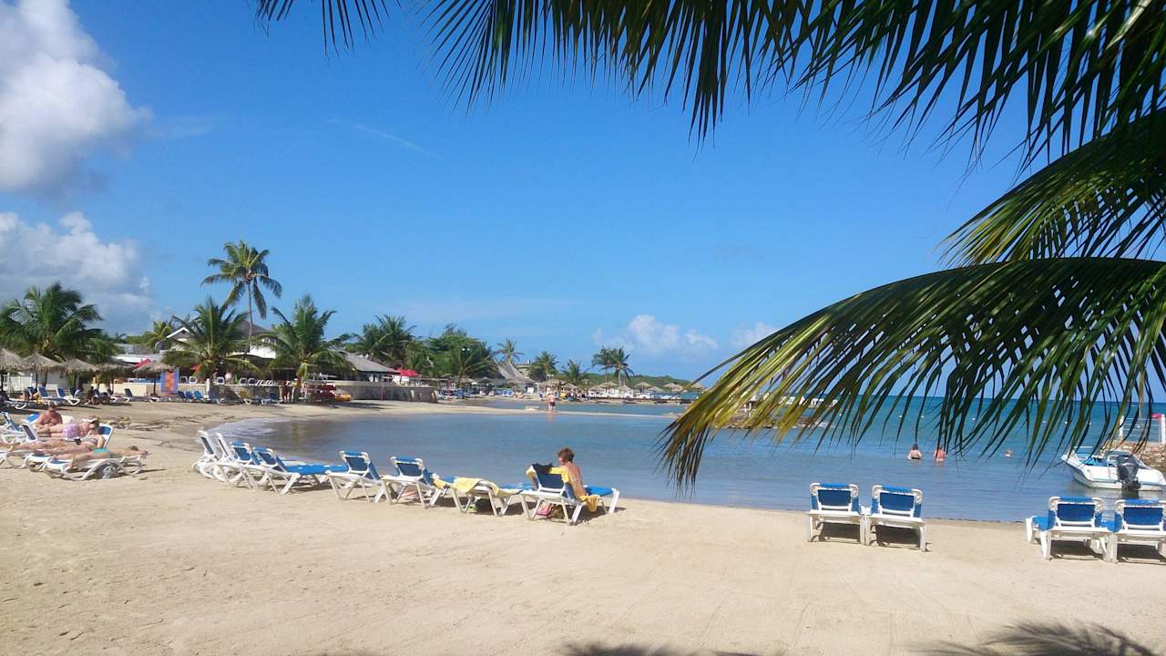 Schöner Strand Grand Muthu Club Caribbean Runaway Bay