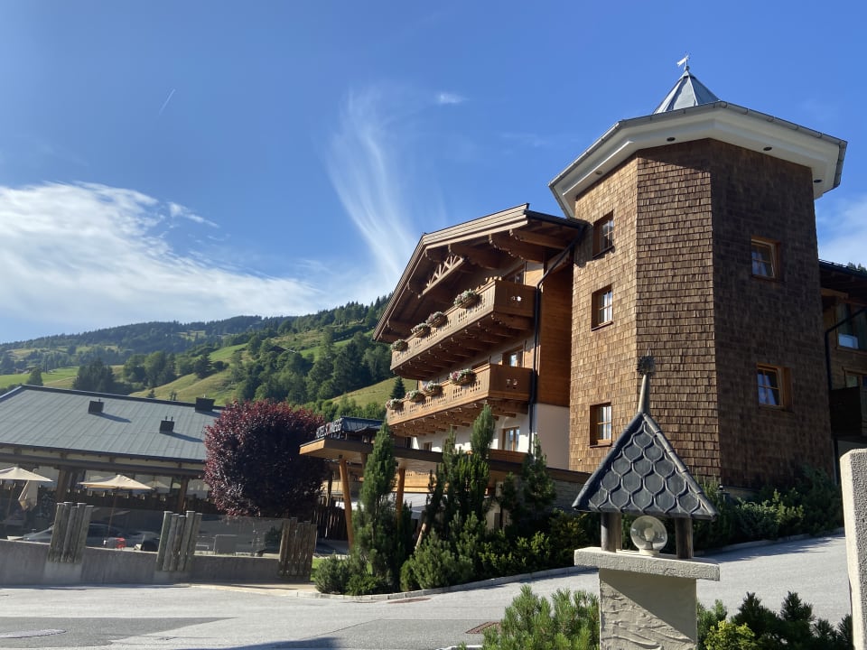 Außenansicht Hotel Sonnegg