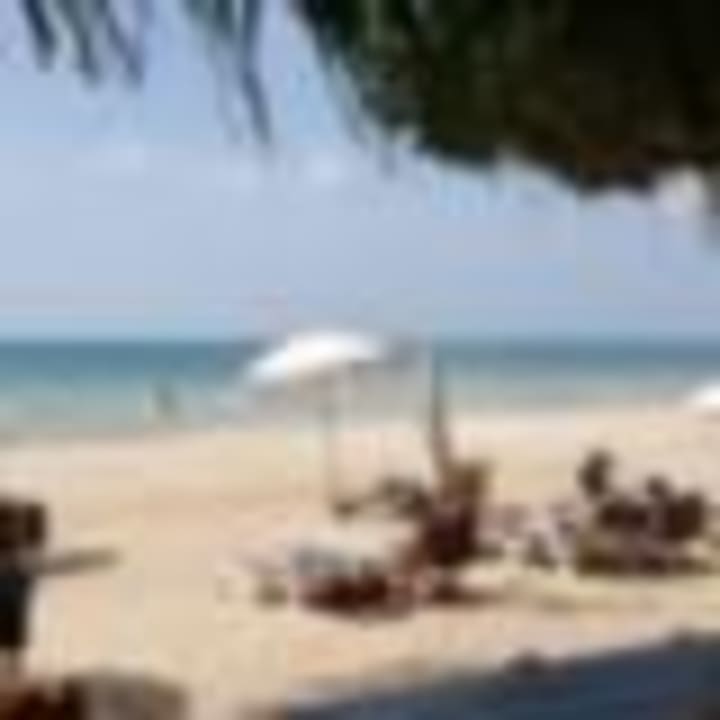 Unmittelbar an der Bar Hotel Lanta Castaway Resort