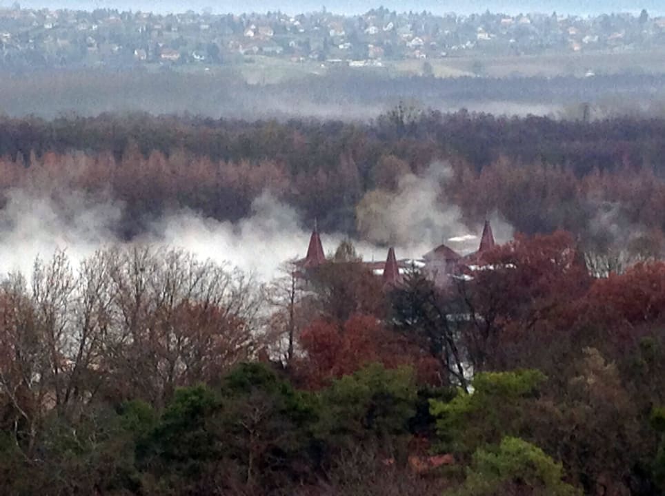 Thermalsee an einem kalten Morgen Ensana Thermal Hévíz