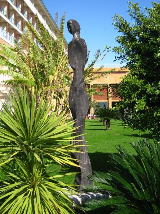 Kunst in der Gartenanlage Voyage Belek Golf & Spa