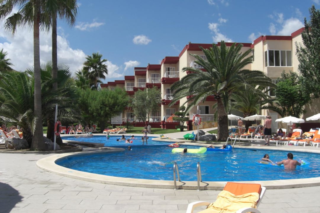 Kleiner Pool und Familienhaus Iberostar Waves Playa de Muro
