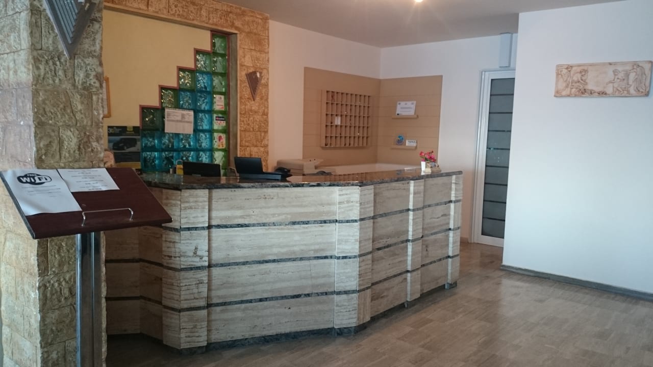 Lobby Hotel Aris