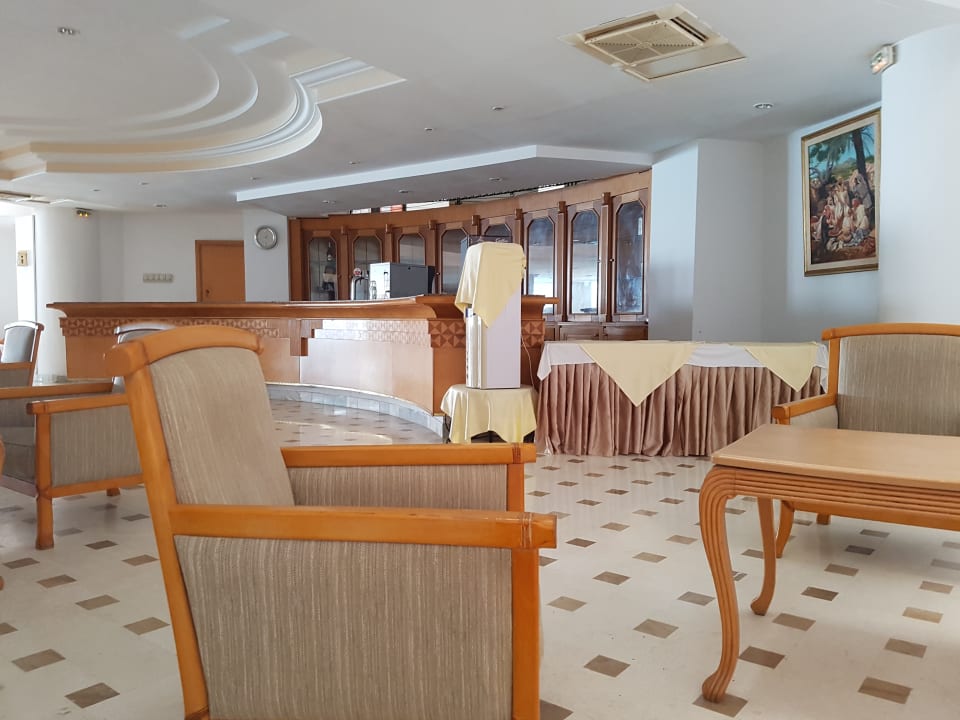 Lobby Hotel El Mouradi Skanes Beach