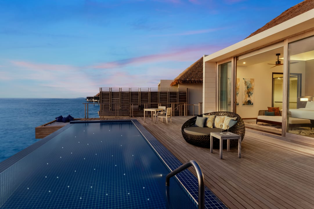 Pool Radisson Blu Resort Maldives