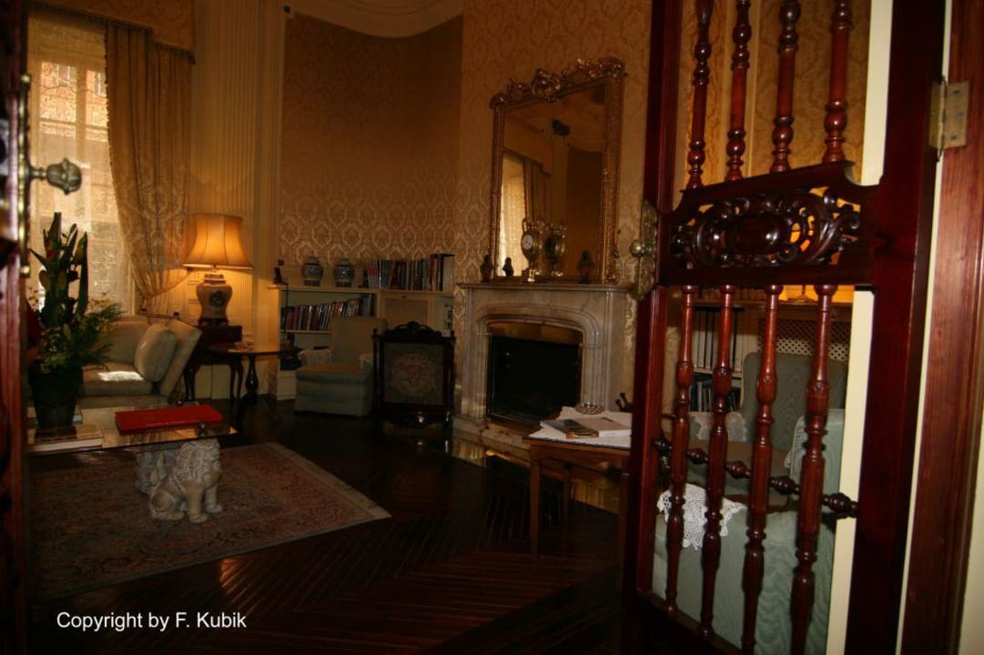 Kaminzimmer & Bibliothek von der Bar aus Hotel Palacio Ca Sa Galesa