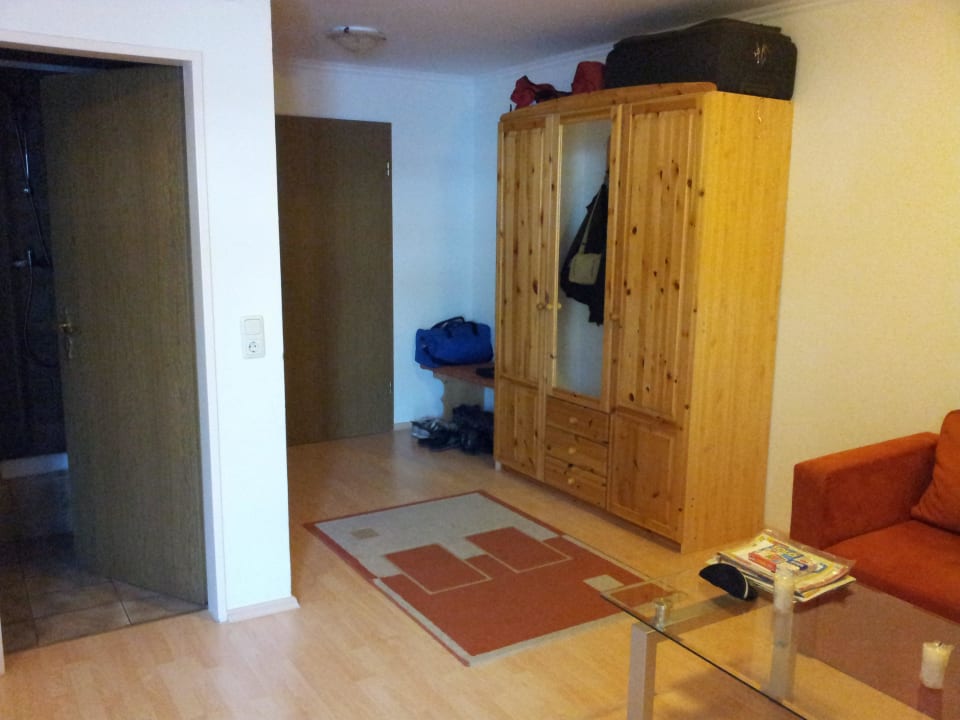 Blick zum Zimmereingang Hotel Bergland-Hof