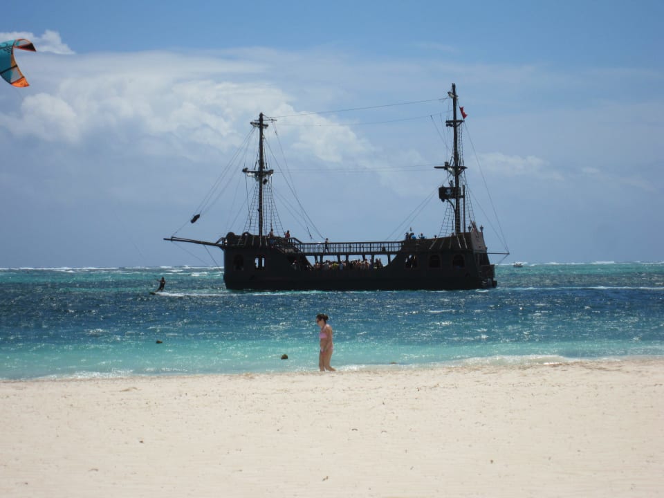 Partyboot Secrets Royal Beach Punta Cana - Adults only