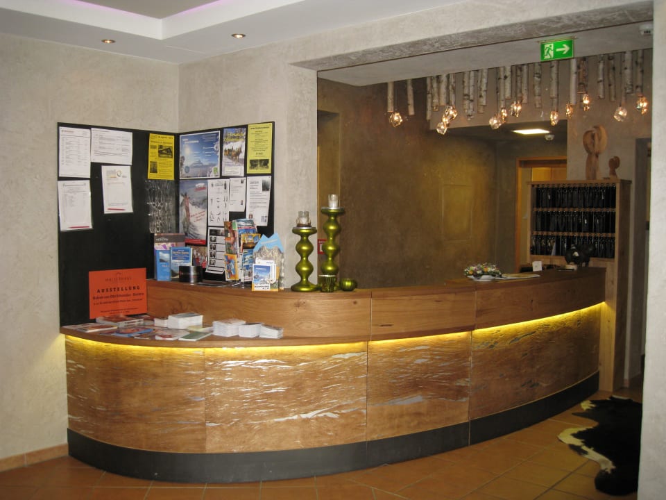 Die Rezeption Verwöhn- und Wellnesshotel Walserhof