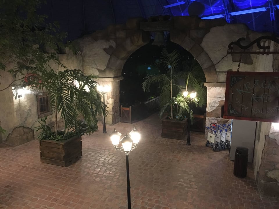 Royal Harbour Tropical Islands Resort