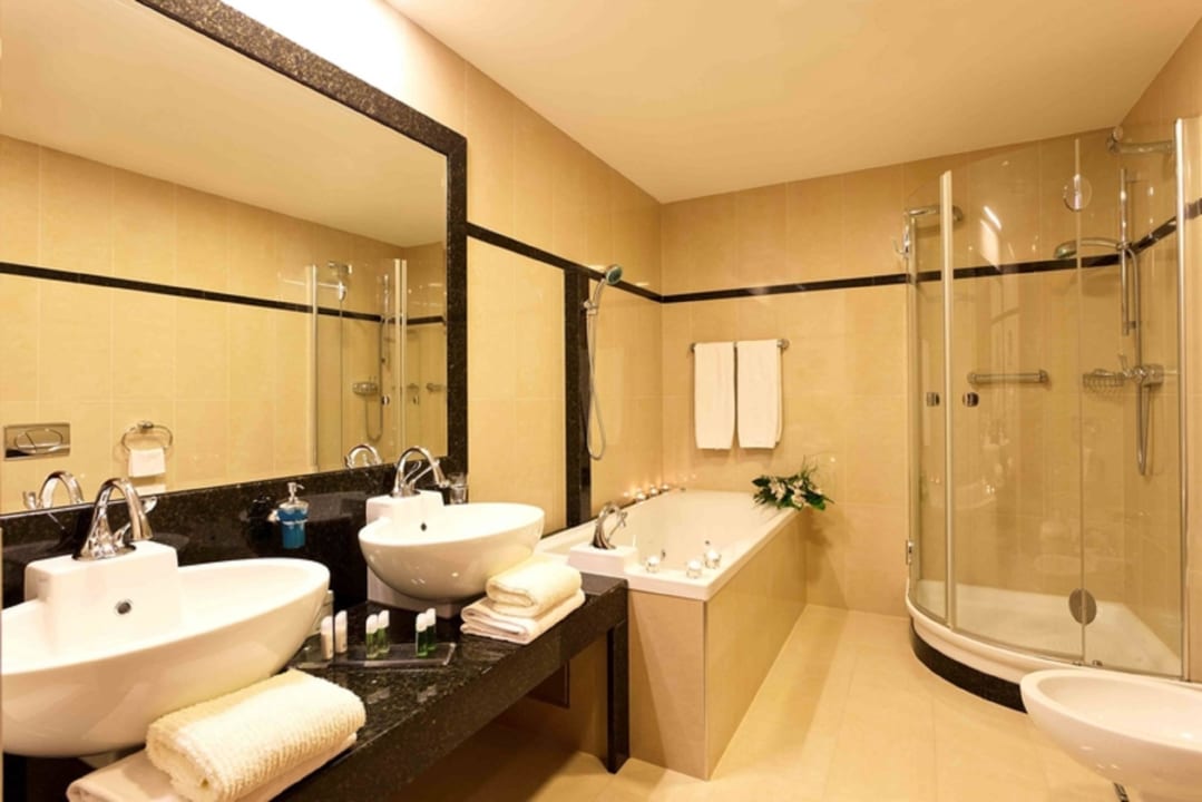Royal Suite - bathroom Hotel Olympia