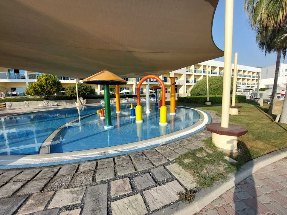 Pool Radisson Blu Resort Fujairah