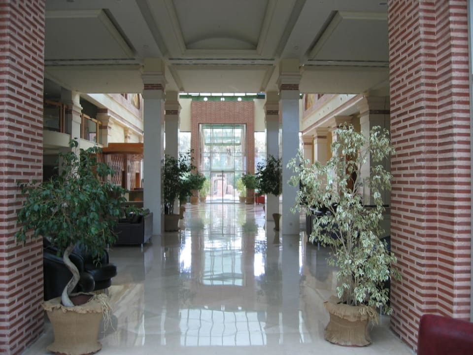 Blick vom Eingang in die Lobby Selectum Family Resort Side