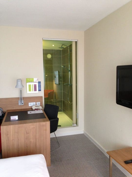 Man kann die Dusche sehen Hotel Mercure Den Haag Central