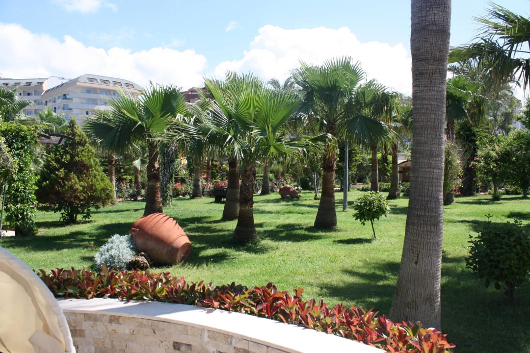 Gepflegte Gartenanlage  Saphir Resort & Spa