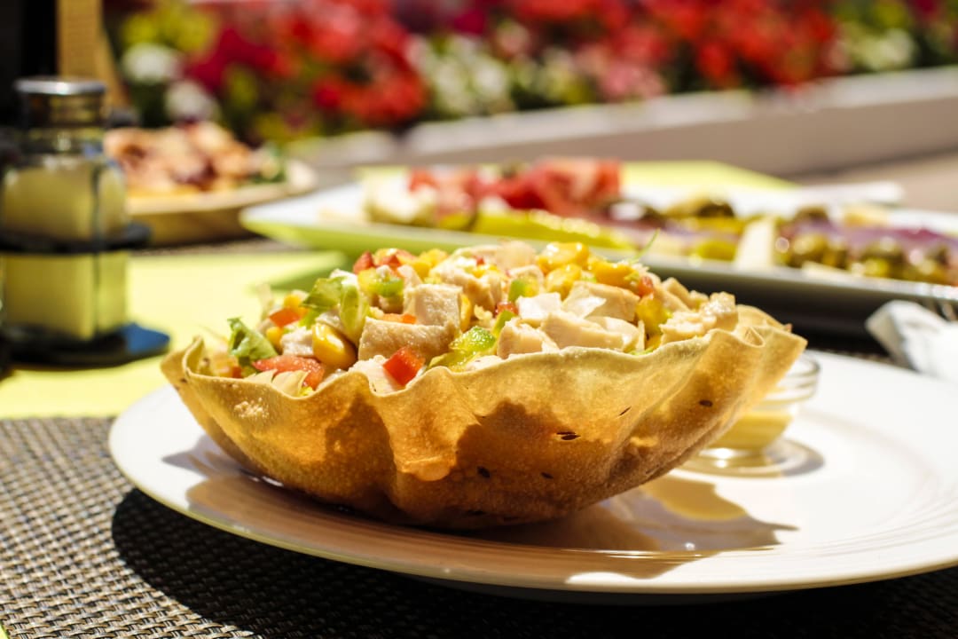 Originelle Salate Universal Hotel Laguna
