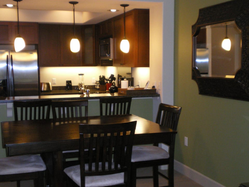 Dining and kitchen Hotel Castle Halii Kai at Waikoloa