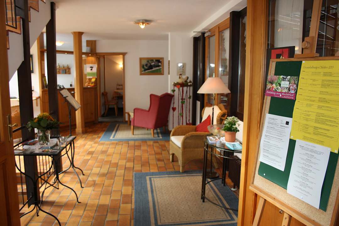 Rezeption und Lobby Hotel Tobererhof
