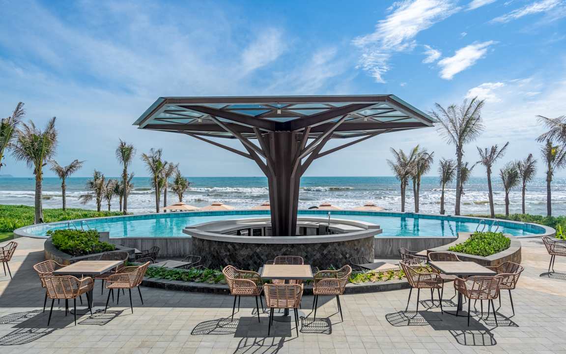 Pool Radisson Resort Mui Ne