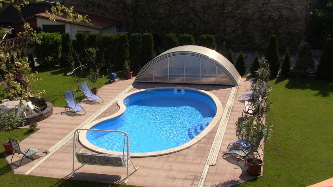 Bazén na zahradě / pool in the garden Hotel Manzard