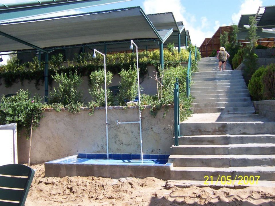 Stranddusche und Weg vom Strand Can Garden Resort