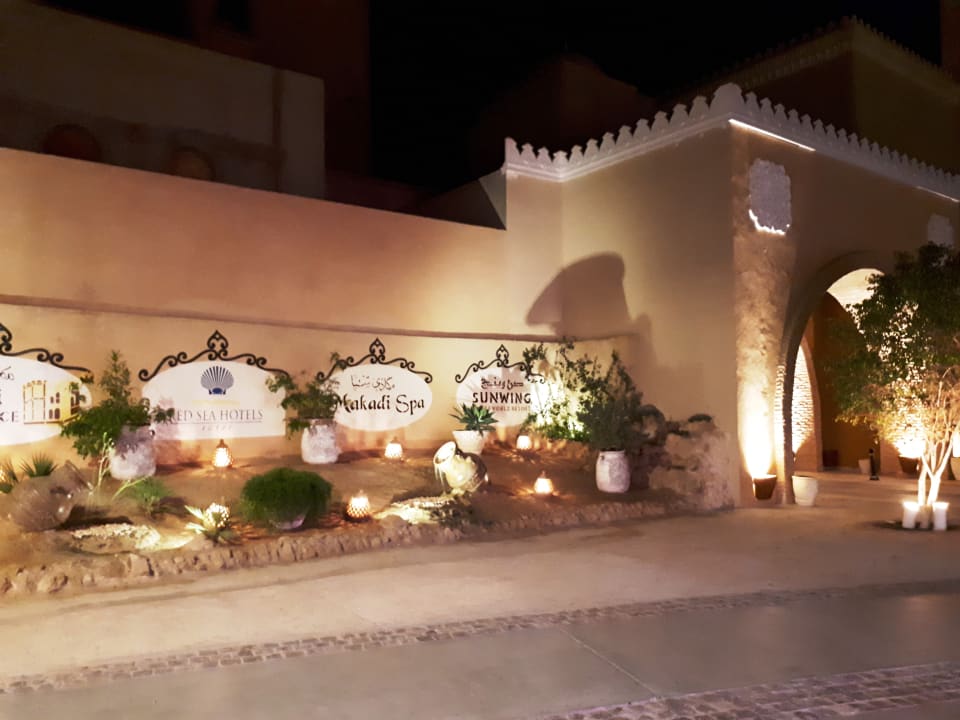 Zufahrt zum Hotel Makadi Spa - Adults only