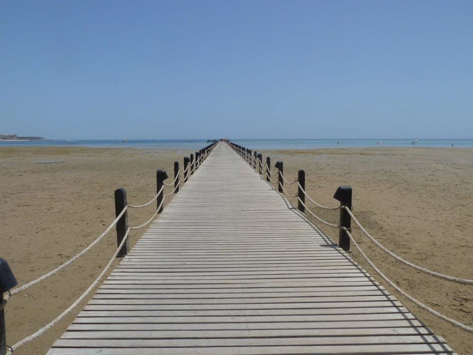 Steg zum Riff Stella Beach Resort & Spa Makadi Bay