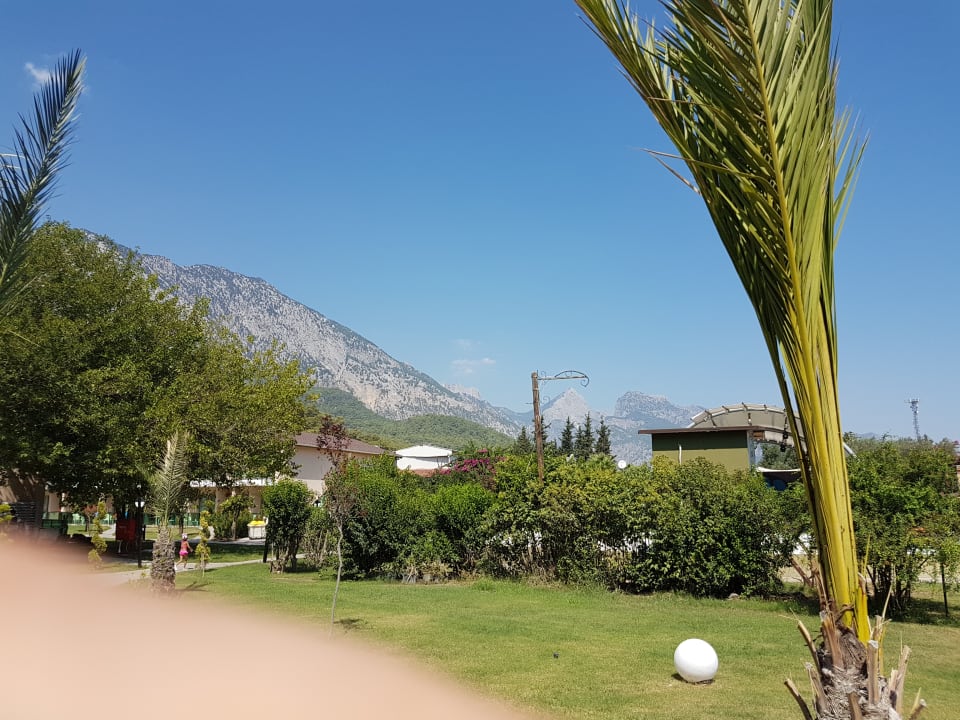 Gartenanlage Dosinia Luxury Resort