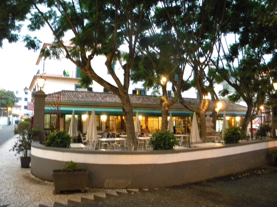 Gartenlokal vor dem Haus Hotel Residencial Amparo