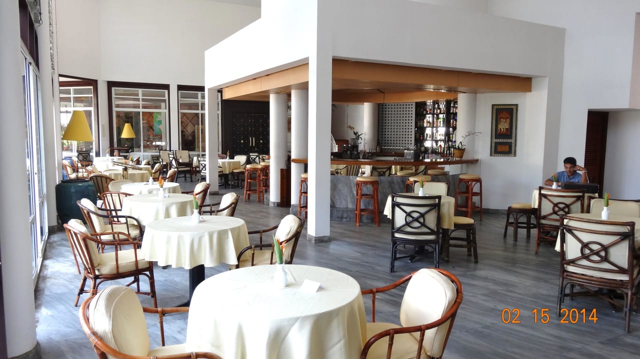 Bar mit Lounge mit Gratis-WLAN-Empfang Hotel Lanka Princess Ayurveda