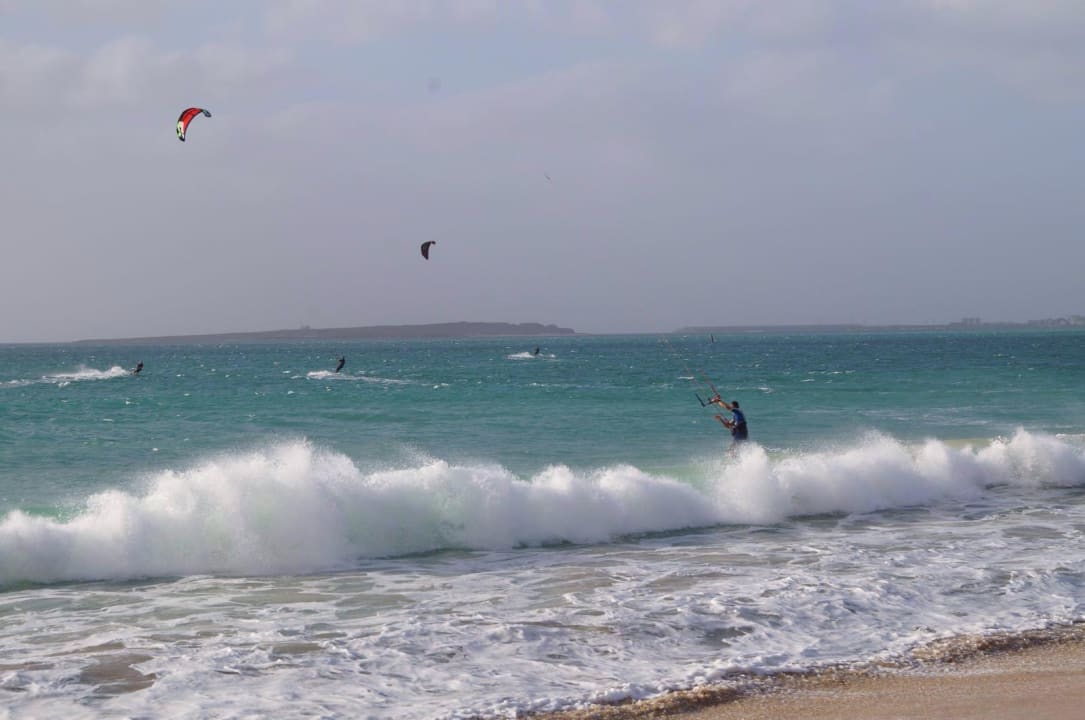 Hotelstrand - viele Kitesurfer Hotel Riu Karamboa