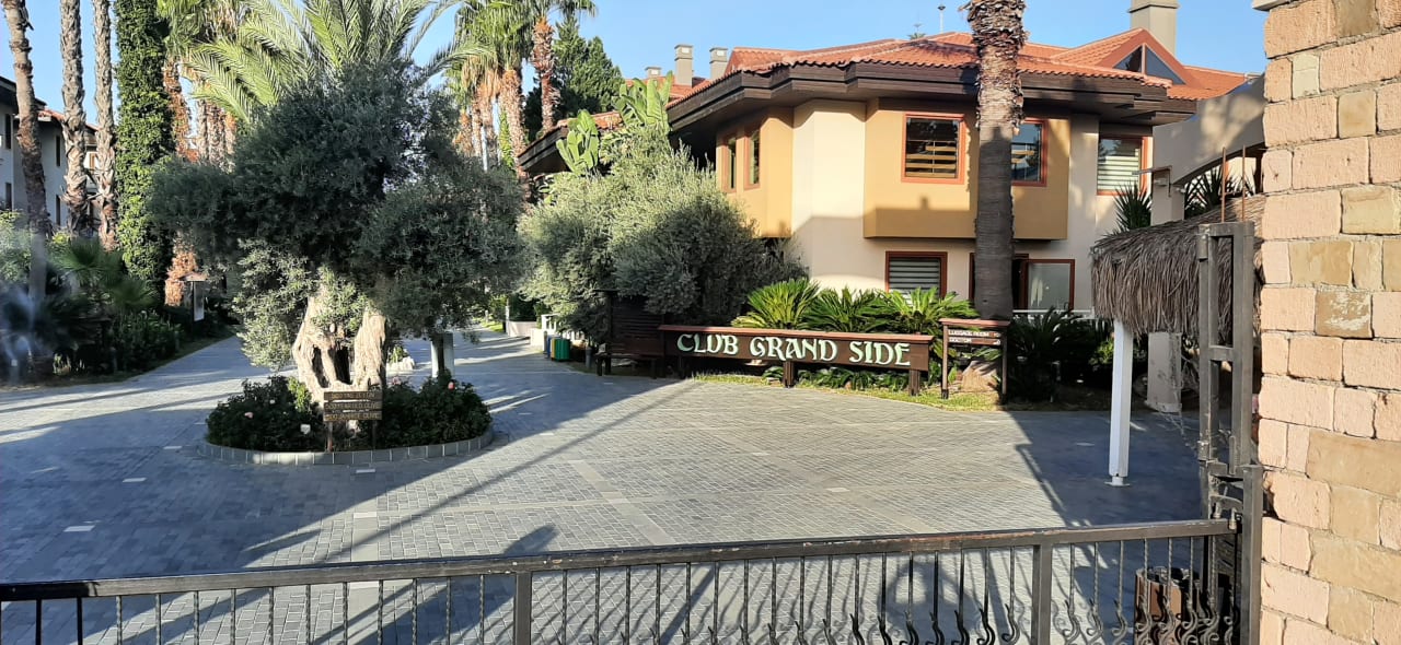 Außenansicht Club Grand Side