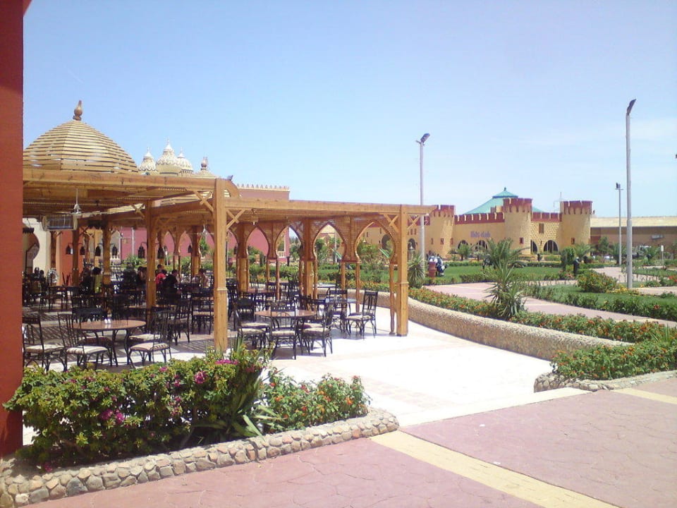 Restaurant von draussen Pickalbatros Alf Leila Wa Leila Resort - Neverland Hurghada