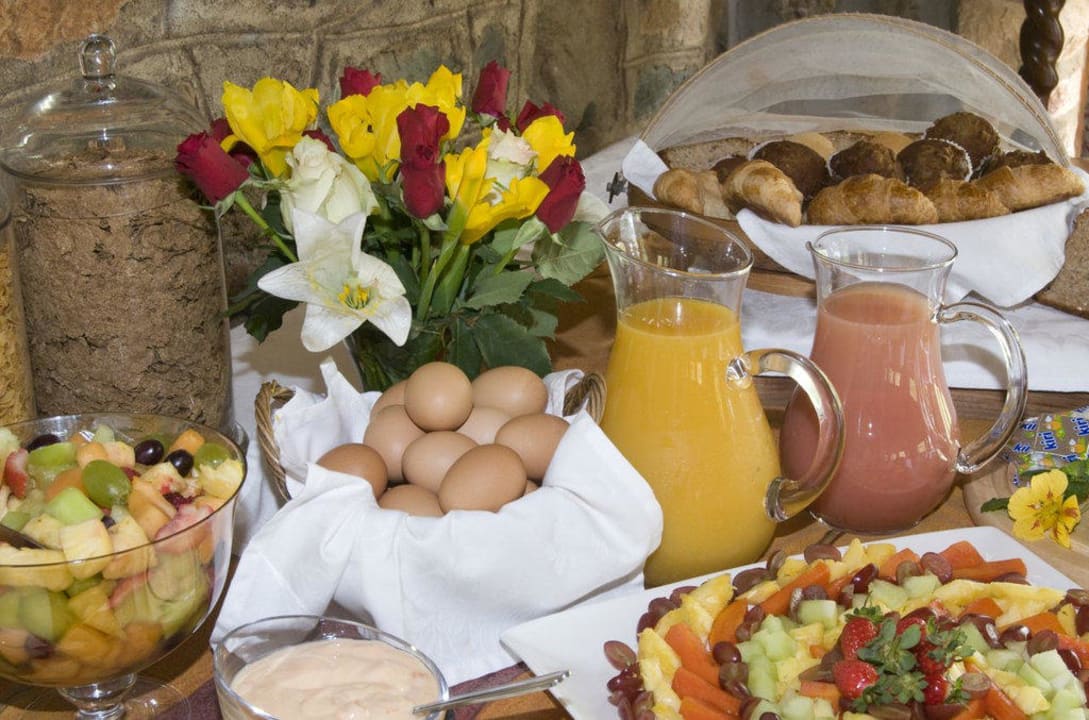 Breakfast buffet Idwala Boutique Hotel